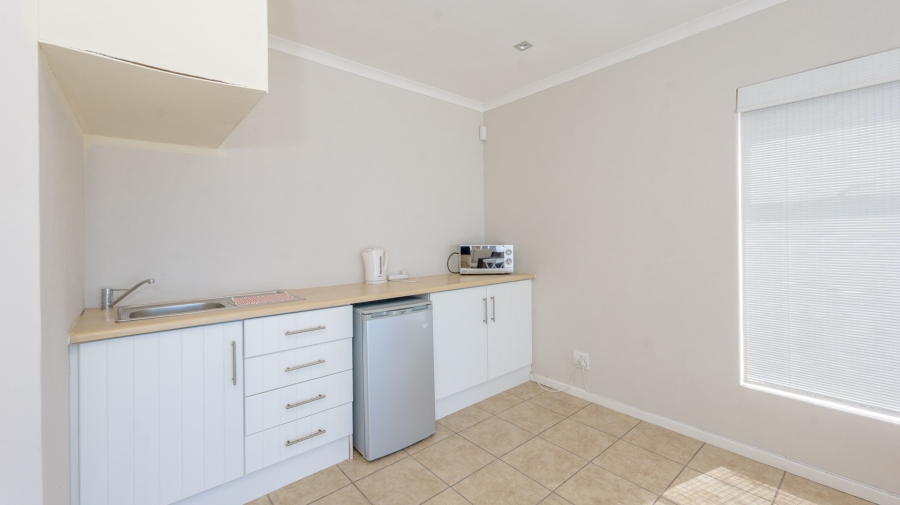 6 Bedroom Property for Sale in Agulhas Western Cape